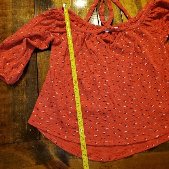 𝅺Red Lucky Brand top with tiny white flowers Small - Picture 8 of 11